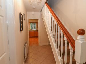 No 4 Lansdowne Village