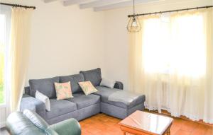 Maisons de vacances Beautiful home in Langon with WiFi and 2 Bedrooms : photos des chambres