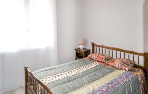Maisons de vacances 2 Bedroom Amazing Home In Langon : photos des chambres