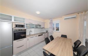 Stunning Apartment In Kastel Sucurac