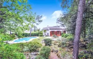 Cozy Home In Roquefort-Les-Pins - Châteauneuf