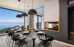 Stunning Home In Omis With Kitchen