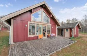 Stunning Home In Bolmsö With Wifi - Skeda