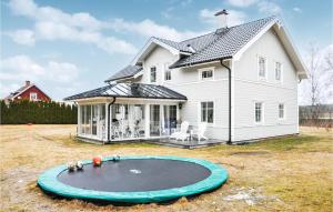 Beautiful Home In Karlstad With Wifi And 4 Bedrooms