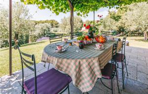 Gorgeous Home In Lioux With Wifi