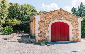 Maisons de vacances Amazing Home In Lioux With Outdoor Swimming Pool, Private Swimming Pool And 3 Bedrooms : photos des chambres