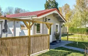 2 Bedroom Awesome Home In Heinkenszand - Graszode