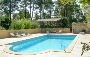 Maisons de vacances Beautiful home in Roussillon with Outdoor swimming pool, WiFi and 2 Bedrooms : photos des chambres