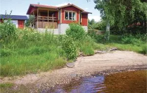 3 Bedroom Lovely Home In Gällstad - Holmared