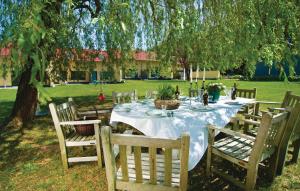 Nice Home In Pinnow With Wifi