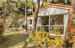 Maisons de vacances Stunning home in LAiguillon-la-Presqu : photos des chambres