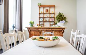 Awesome Home In Stavele With Wifi