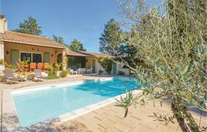 Maisons de vacances Nice Home In Callian With 4 Bedrooms, Outdoor Swimming Pool And Heated Swimming Pool : photos des chambres