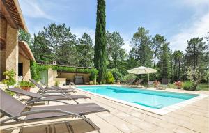 Maisons de vacances Nice Home In Callian With 4 Bedrooms, Outdoor Swimming Pool And Heated Swimming Pool : photos des chambres