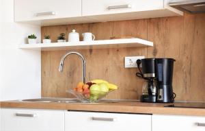 2 Bedroom Lovely Apartment In Sibenik