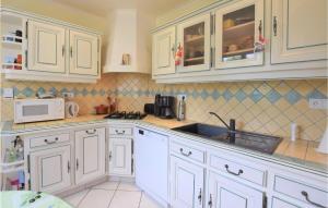 Pet Friendly Home In Marcey-Les-Grèves