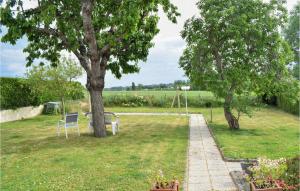 Maisons de vacances Stunning home in Marcey-les-Greves with WiFi and 2 Bedrooms : photos des chambres