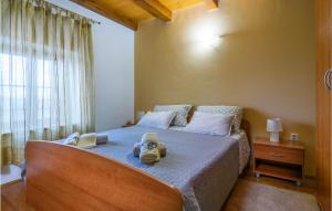 Nice Home In Mandalencici With Kitchen