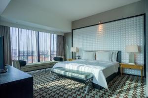 ARTOTEL TS Suites Surabaya