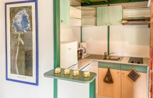 Maisons de vacances Cozy Home In La Faute-sur-mer With Outdoor Swimming Pool : photos des chambres