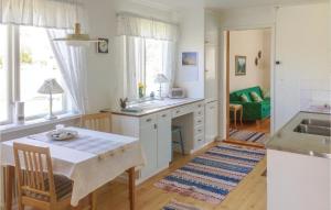 Holiday Home Lilla Öboängen Lidköping