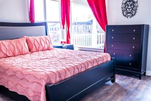 Private 3Br Gameroom Home In Houston - Sleeps 15 - 2705A