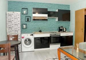 Cute and Central 1BD Apartment with Balcony