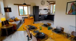 Maisons de vacances Walnut Lodge Espas 2 bedroom, Barn Conversion : photos des chambres