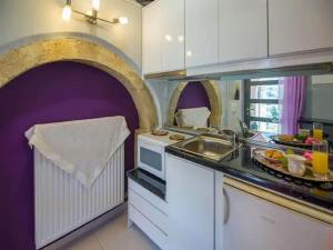 Snug apartment in Kournas with balcony terrace