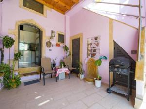Snug apartment in Kournas with balcony terrace