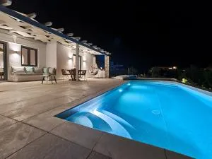 Isalos Villas with private pool, sleeps 4 - 圣乔治