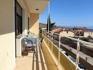 VLADIMIR V Apartment with parking near center