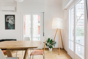 Elegant 2 Bedroom 2 Bathroom Apartment in Athens Vibrant Centre! VL5