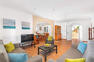 Villa Genestar by Villa Plus