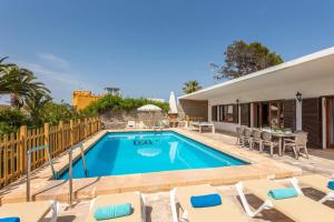 Villa Es Pins by Villa Plus