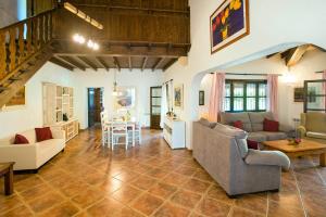 Villa Corralet by Villa Plus