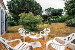 Maisons de vacances Grande maison pour 6 personnes - 300m de la plage : photos des chambres