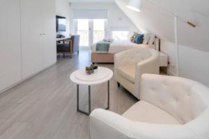 Stylish 1 bedroomed apartment in Sea Point - Bonnie