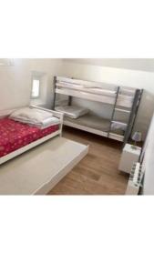 Gîte du Petit Tenu 12 couchages & studio 5 couchages -pièce bar & jacuzzi-2h Paris 6 min gare Vivoin