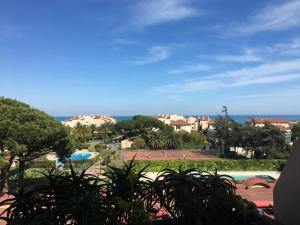 Appartements Antibes Secured Parc Velusine with private parking, Terrace, Pools and Tennis courts. : photos des chambres