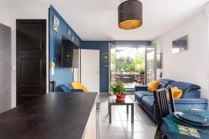 Appart avec 3 chambres au pied du TRAM avec internet !