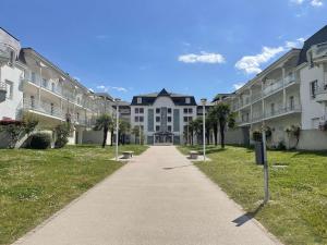 Appartements Confortable appartement avec piscine, golf, et parking - FR-1-224-789 : photos des chambres