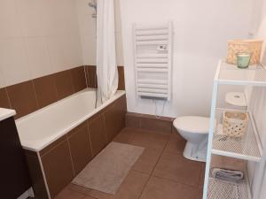 Appartements Appartement Hendaye, 2 pieces, 3 personnes - FR-1-239-786 : photos des chambres