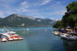 Chalets Location Lac Annecy - Le cottage de Veyrier by LocationlacAnnecy, LLA Selections : photos des chambres