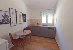 Sea and mountain view apartments 