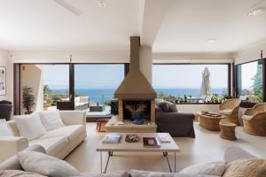 Terra e Mare Seaview Villa with Private Pool & Beach access