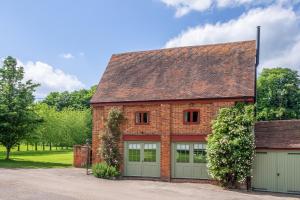 Stylish luxury cottage in historic country estate Belchamp Hall Coach House