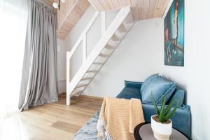 VineWood Apartment, By Cohost