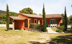 Maisons de vacances Maison de 3 chambres avec piscine partagee terrasse et wifi a Rustrel : photos des chambres