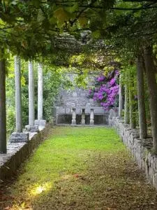 Holiday home with private garden 1200 m2 - Sustjepan